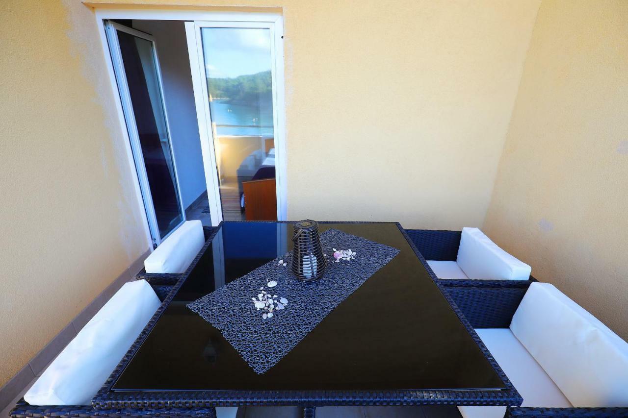 Apartments Savar - Ilo Brbinj Ngoại thất bức ảnh