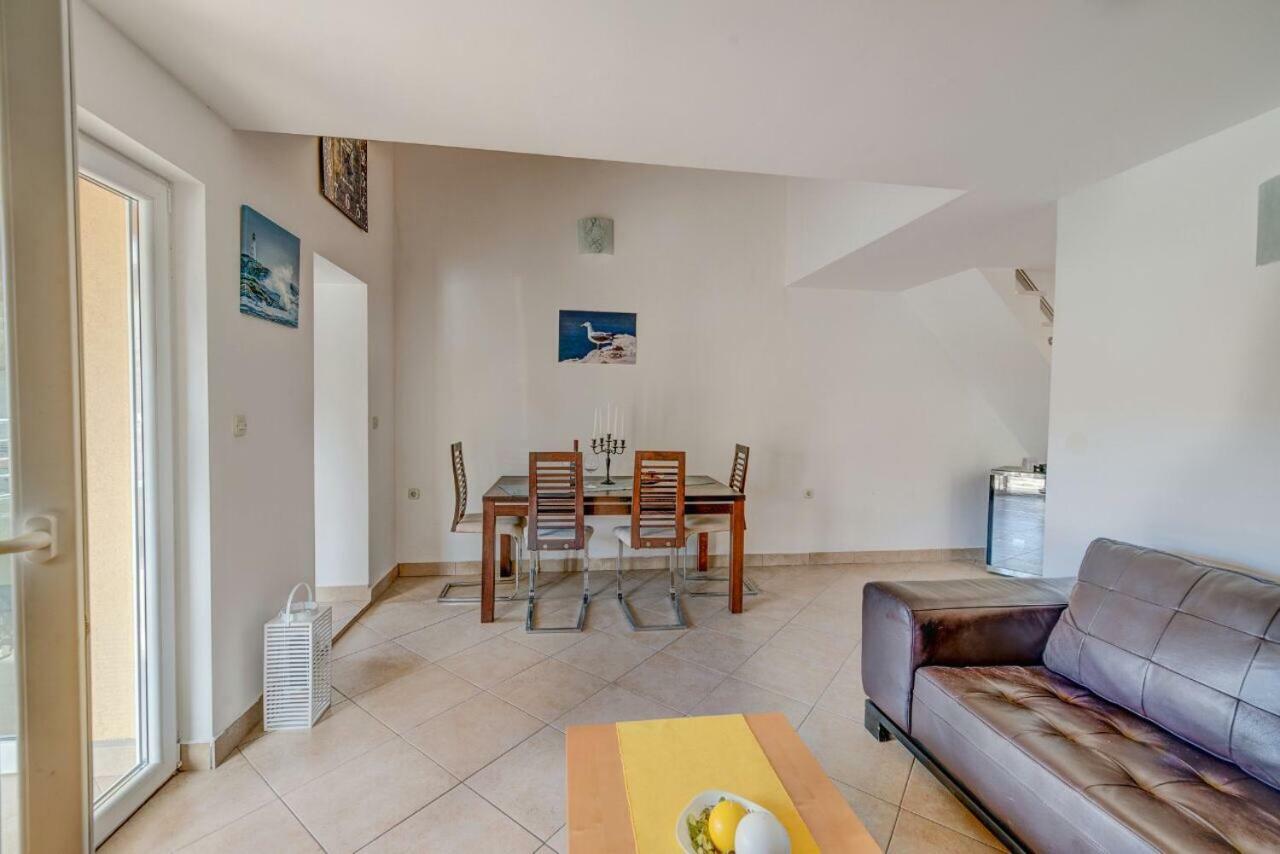 Apartments Savar - Ilo Brbinj Ngoại thất bức ảnh